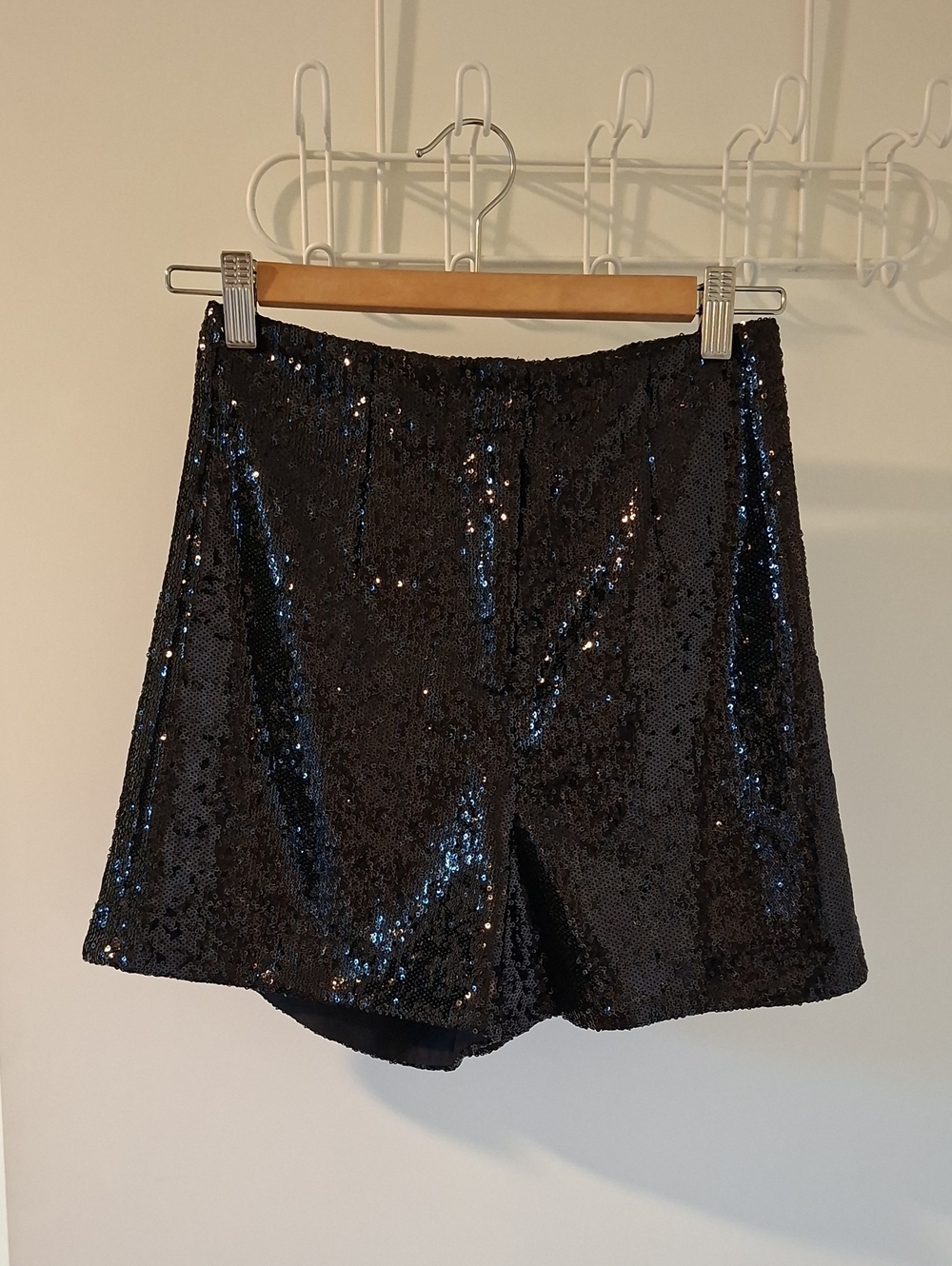Zara Sexy Black Shiny Micro-sequin/Disco High-waisted Mini Shorts (Size S)